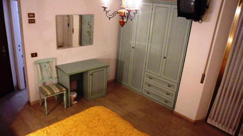 Hotel Reali Кьянчано-Терме Номер фото